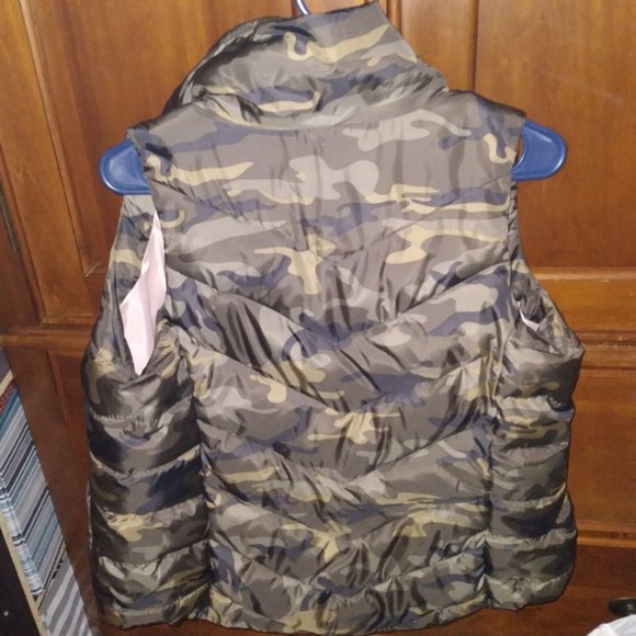 Green & pink Camouflage Juniors vest - Picture 4 of 5